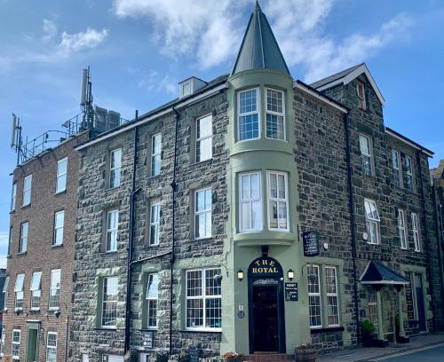 Barmouth Bed & Breakfast | Discover Comfort at The Royal - Ocean View & Pet Friendly