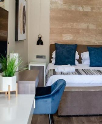 Klerksdorp House | Budget-Friendly Stay at The Royal Guest House - Family Friendly