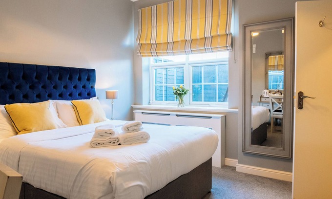 Waltham Forest Hotel | Inviting Stay at The Royal Oak with Family-Friendly Amenities