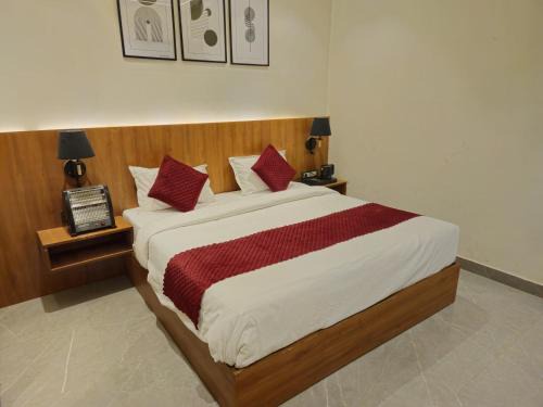 Aligarh Hotel | The Royal Orchid