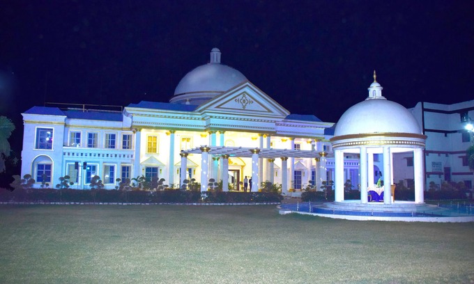 Dewas Hotel | Discover The Royal Palace Hotels By Blues for Families