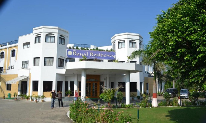 Bodh Gaya Hotel | Discover The Royal Residency: Family-Friendly Retreat