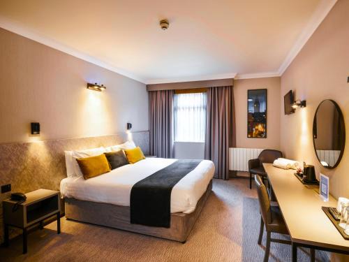 Rochdale Hotel | Discover The Royal Toby Hotel: Family-Friendly & Rated 8.6