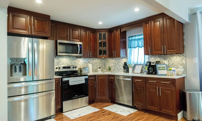 Queens Apartment | The Royale Tee Oasis - Spacious 3BR/2Bath Home near JFK/LGA