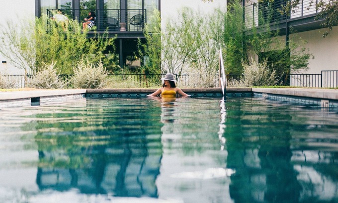 Round Rock Original Plat Hotel | Highly Rated Ruby Hotel: Family-Friendly with Pool & Dining