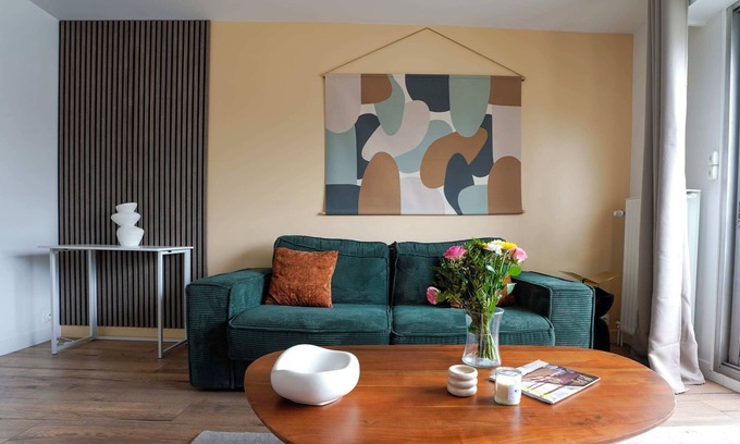 Suresnes Apartment | Brightly Renovated T2 with Kitchen & Family-Friendly Appeal