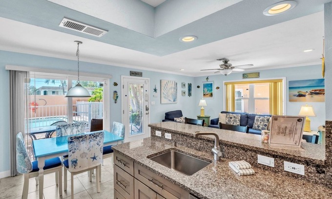 Holmes Beach House | Unforgettable Stay at The S 2a 1 Bedroom Villa