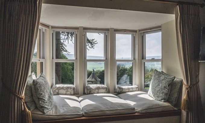 Leyburn Bed & Breakfast | Guest Rated: 9.8 at The Saddle Room Restaurant Stay