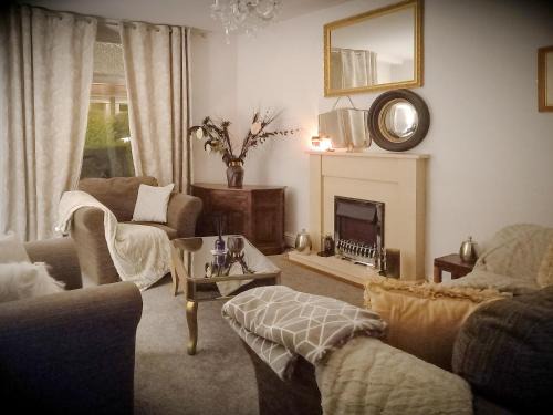 West Boldon House | Pet-Friendly Retreat at The Saddlers Cottage - Rated 9.6/10