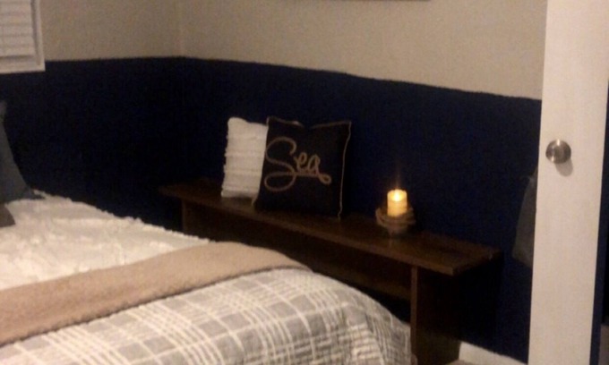 Bee Ridge Bed & Breakfast | Discover The Sailor’s Cove: Cozy B&B with Ocean Views