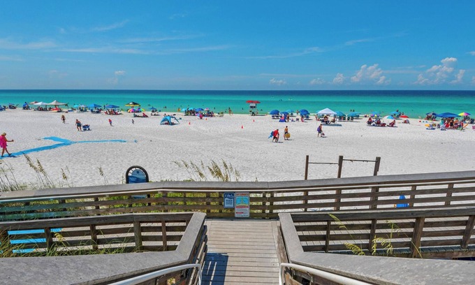 Gulf Place Condo | Beachside Retreat: The Salty Dog on 30a with Ocean Views