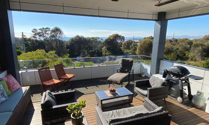 Greens Beach House | Experience The Salty Gem - Oceanside Retreat in Tasmania