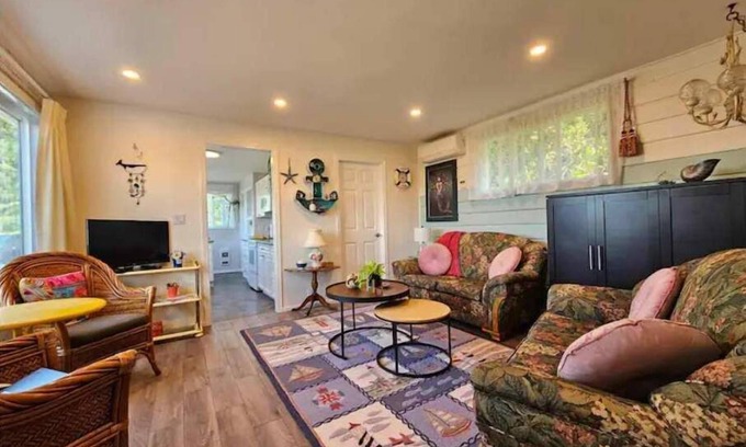 Chemainus House | Saltair Mermaid Cottage: Views, Pet-Friendly & Pool Access