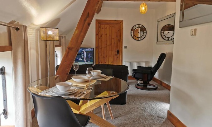 Albrighton Apartment | Discover The Sanctuary at Boningale Manor - 4 Star Retreat