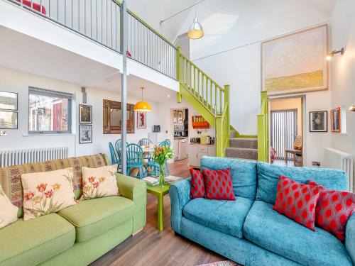 Sleaford House | Pet-Friendly Haven: The Sanctuary with 9.8/10 Rating