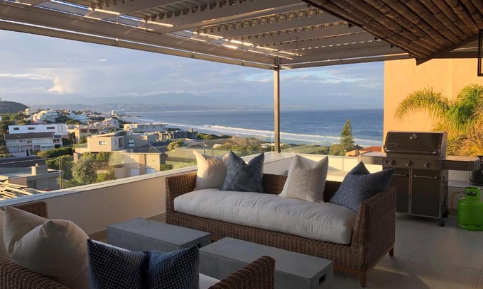Robberg Beach Villa | Oceanfront Sanctuary Penthouse: Guest Rated 10/10 Stay