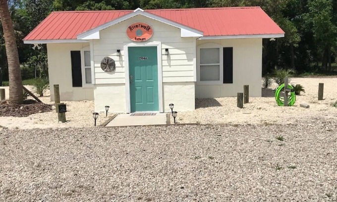 Carrabelle House | Top-Rated Riverwalk Cottages: Family-Friendly Getaway
