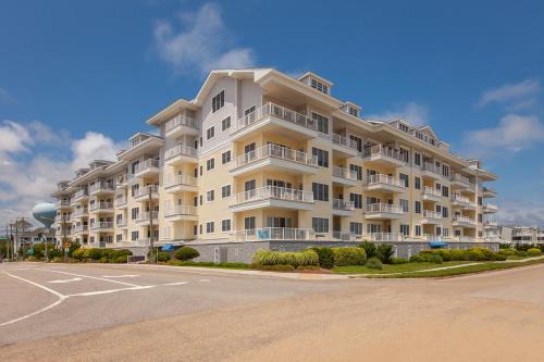 Sandbridge Apartment | Oceanfront Escape at The Sandbridge Dunes: Room With A View