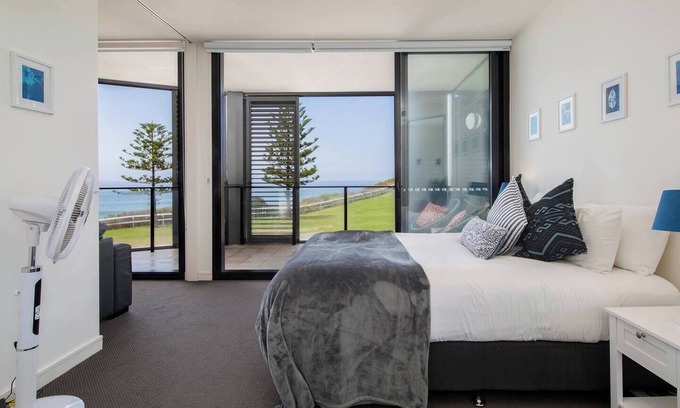 Newcastle Apartment | Discover The Sandpiper: Beachfront Oasis with Ocean Views