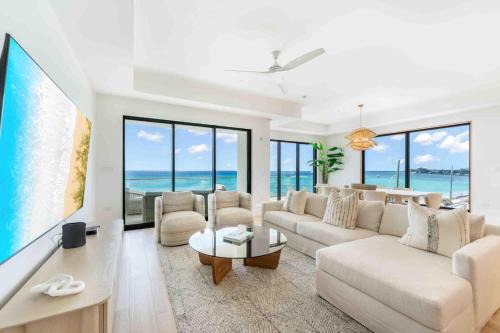 Seven Mile Beach Apartment | The Sands 5 - Last-Minute Deal Available on This Luxury Oceanfront Condo