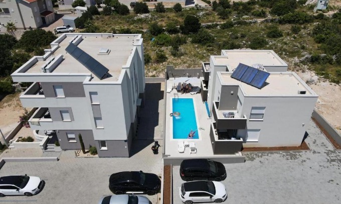 Novalja Apartment | Explore The Sands Pool Aparthotel - Rated 9/10 & Pet Friendly