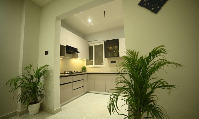 Allahabad Apartment | The Sangam Nest by Nivaas, modern 3-bedroom apartment near Mahakumbh 2025