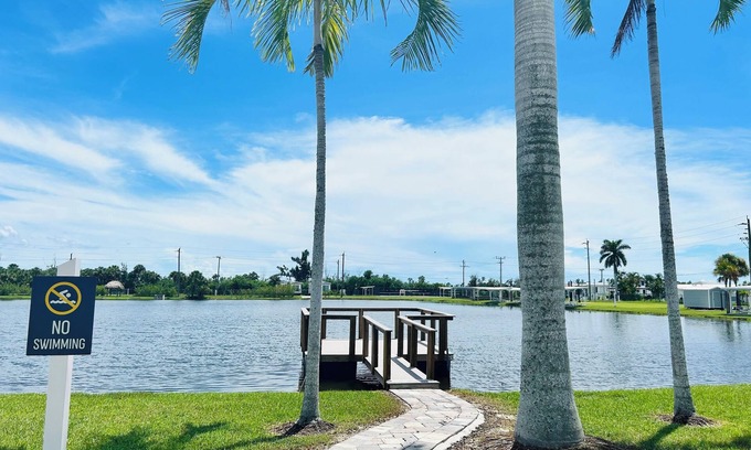 Fort Myers Beach Cottage | Relax at The Sanibel Sunshine Cottage with Child-Friendly Amenities
