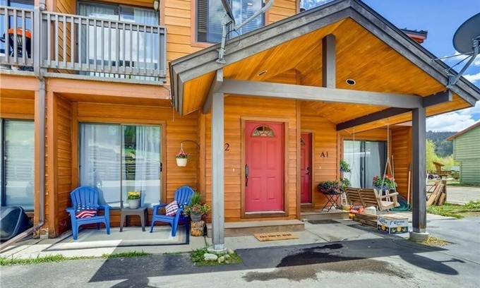 Frisco House | Pet-Friendly Retreat: The Sarenne in Bills Ranch Awaits