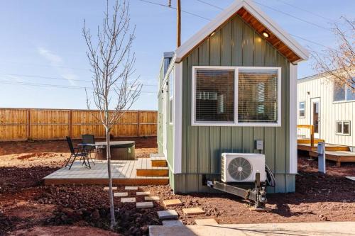Apple Valley House | Discover Relaxation at The Scenic Route Hotel for Families