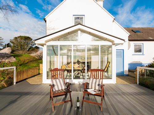Goleen House | Discover The Schooner: 4-Star, Family-Friendly Retreat