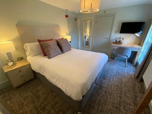 Sicklinghall Hotel | Guest Rated 9.1: The Scotts Arms Village Inn Experience