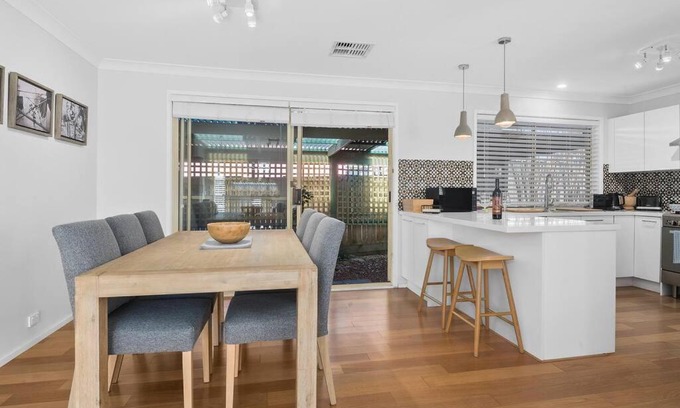 Moss Vale House | Pet-Friendly Scotty House: 4-Star Stay with EV Charging