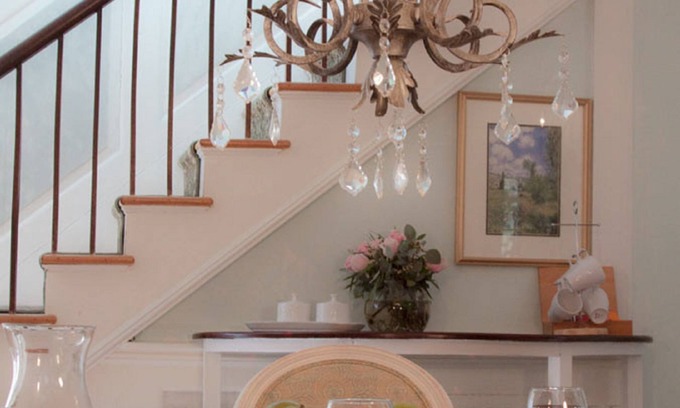 Madison Center Bed & Breakfast | Unwind at The Scranton Seahorse Inn: Spa & Breakfast Included
