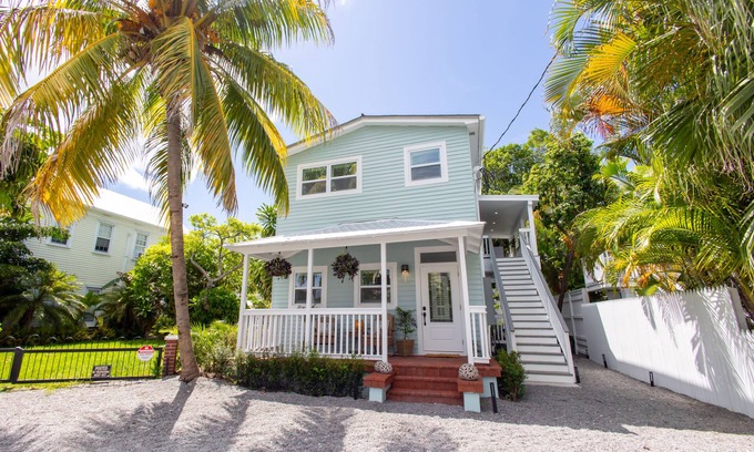 White Street Gallery District House | Discover The Sea Glass Cottage in Historic Key West