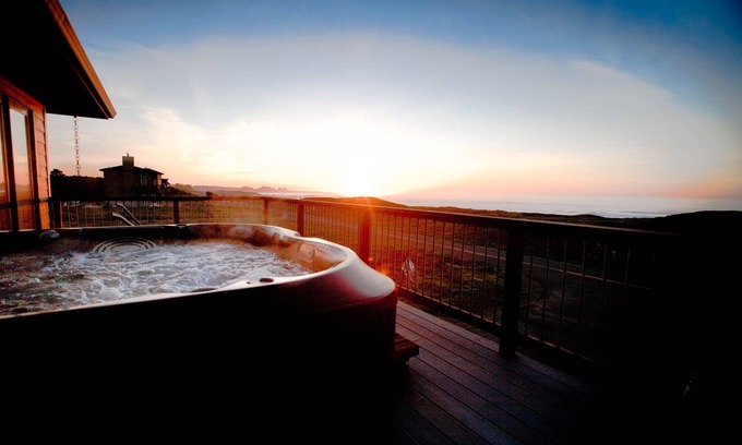 Fort Bragg House | Beachfront Retreat: The Sea Sanctuary with Hot Tub & Ocean Views