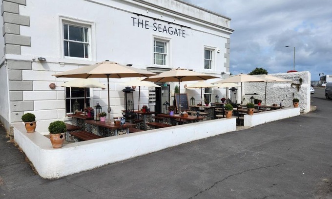 Appledore Hotel | Experience The Seagate: Pet Friendly & Family-Oriented Stay