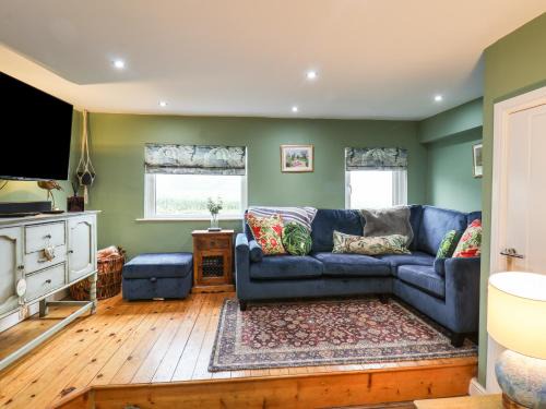 Hinderwell House | Cozy Seaside House: A 4-Star Pet-Friendly Retreat