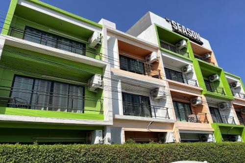 Udon Thani Hotel | Budget-Friendly Stay at The Season Airport Udonthani