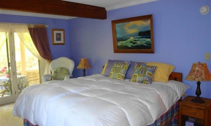 Livermore Condo | Guest Favorite: The Seasons at Attitash with Pool & Spa