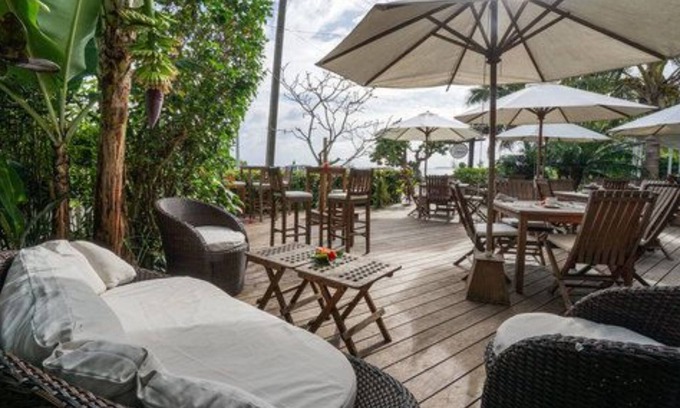 Nuku'alofa Cabin | Discover Seaview Lodge: Family-Friendly with Dining Options
