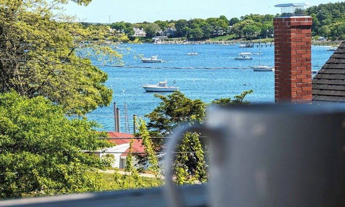 Onset Apartment | Seaview Suite: Breathtaking Oceanfront Retreat Near Beach