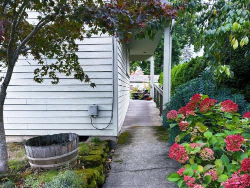 Belmont Apartment | Discover The Secret Garden: Child-Friendly Retreat Rated 9.9