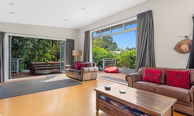 Waiotahi House | The Secret Seaside Sanctuary