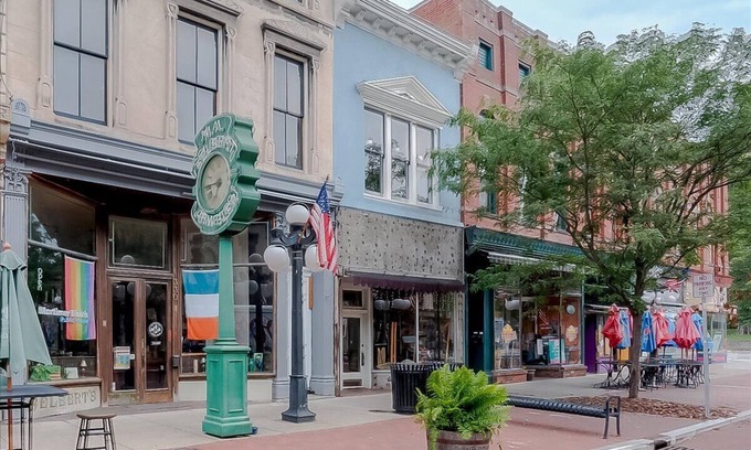 Frankfort Apartment | Discover The Selbert: Your Gateway to the Bourbon Trail!