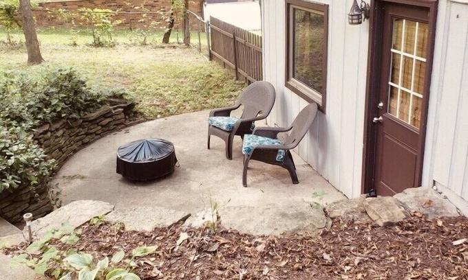 Turners House | Relaxing Guest House with Lake View and Spa Amenities