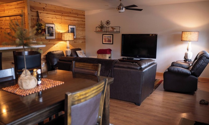 Bear Creek Apartment | Cozy Seward Apartment with Kitchen, Ideal for Families