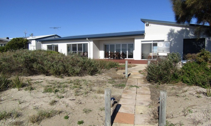 Melville House | Beachfront Bliss at The Shack - Rated 9.8/10 Stay!