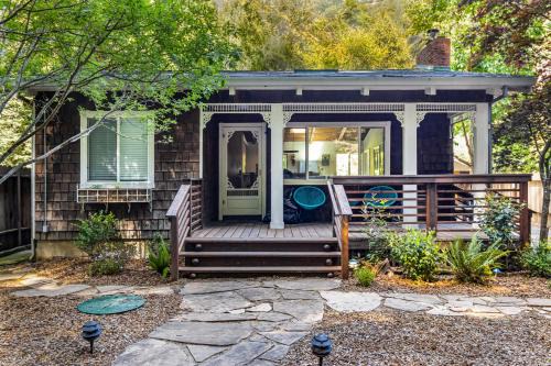 Guerneville House | Relaxing Retreat with Hot Tub & BBQ by Russian River