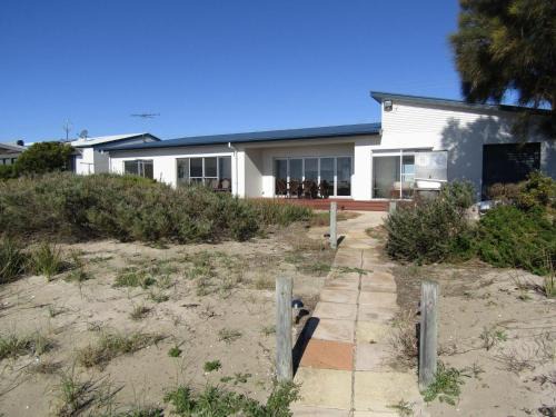 Melville House | Oceanfront Retreat at The Shack - Sultana Point Awaits