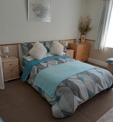 Prestatyn Apartment | Highly Rated Stay at The Shady Corner, Flat 2